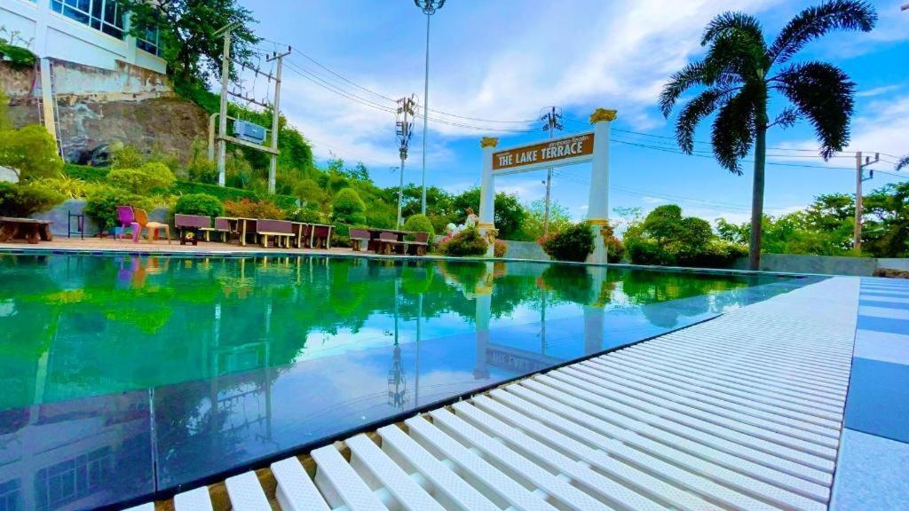 Lake Terrace Resort Langu Exterior photo